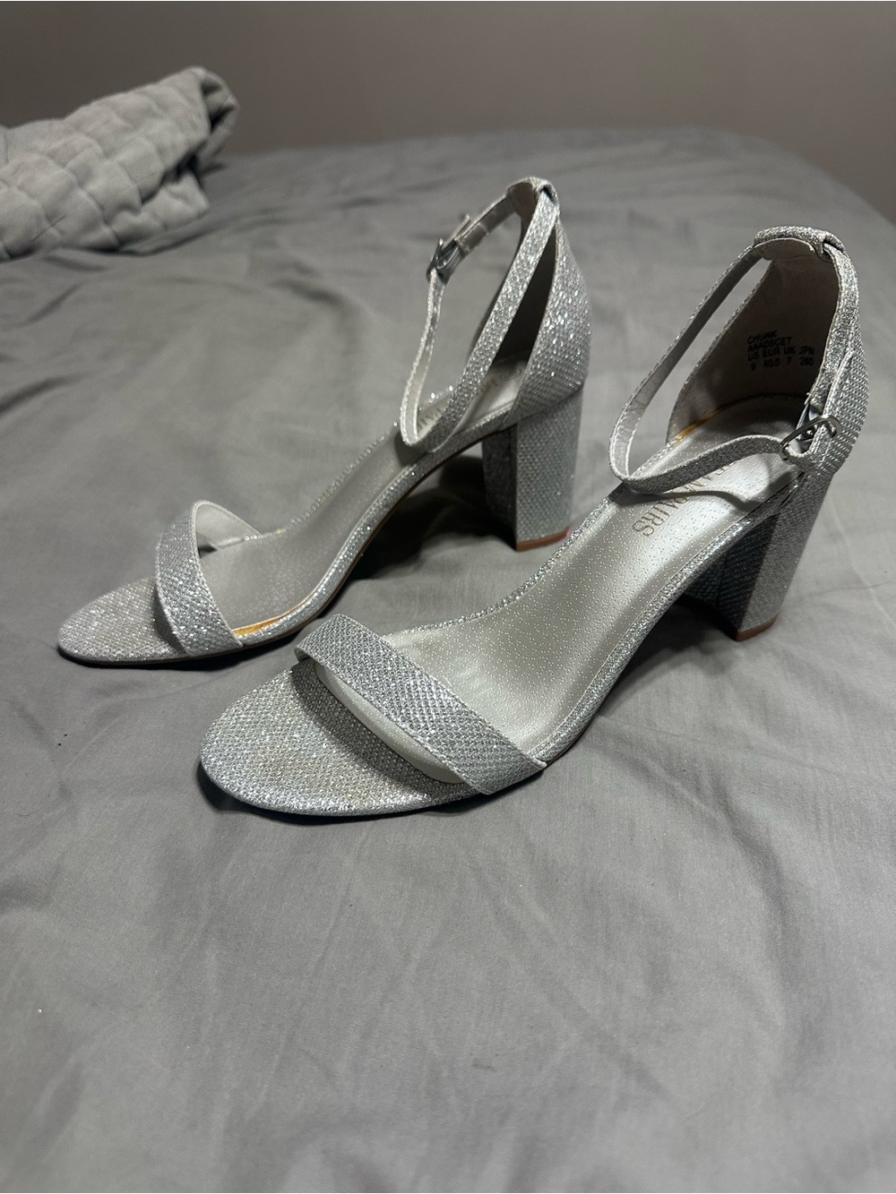 Dream Pairs Silver Glitter Chunky Block Heel Sandals Ankle Strap Sz 9